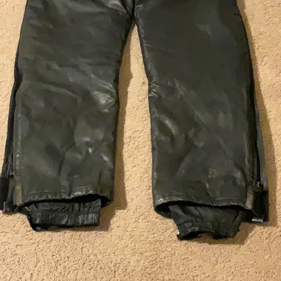 Heavy duty, genuine leather snowmobile suit. - Picture 10 of 16